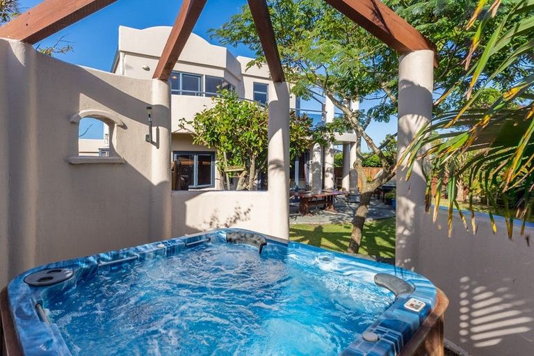 Photo of property in 3 Shearwater Rise, Paraparaumu Beach, Paraparaumu, 5032