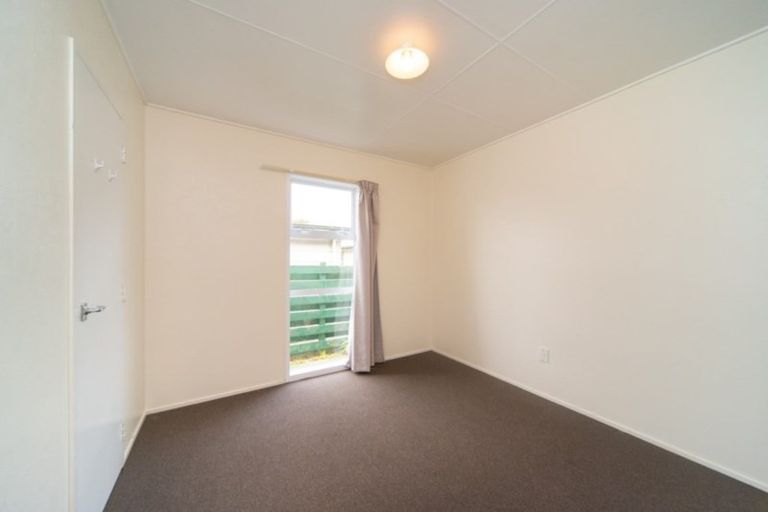 Photo of property in 4 Rhodes Drive, Kelvin Grove, Palmerston North, 4414