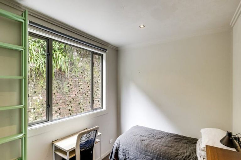 Photo of property in 49 Chaucer Road, Hospital Hill, Napier, 4110