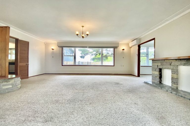 Photo of property in 14 Hillcrest Grove, Hillpark, Auckland, 2102