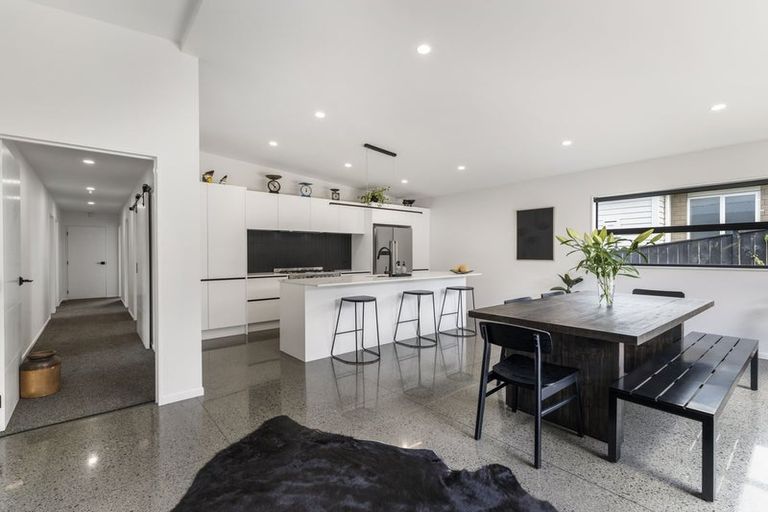 Photo of property in 28 Leathem Crescent, Pokeno, 2402