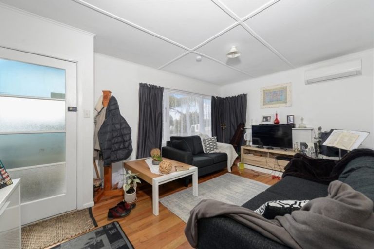 Photo of property in 15 Gordon Road, Western Heights, Rotorua, 3015