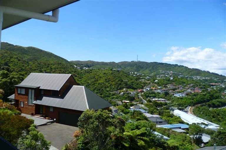 Photo of property in 1 Cavalry Close, Crofton Downs, Wellington, 6035