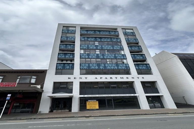 Photo of property in 17 Kent Terrace - Kent Apartments, 5b/16 Kent Terrace, Mount Victoria, Wellington, 6011