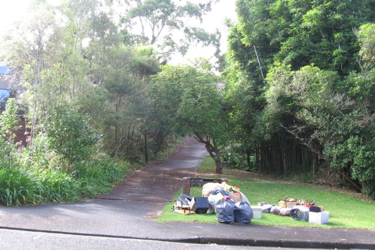 Photo of property in 16 Ngaio Road, Titirangi, Auckland, 0604