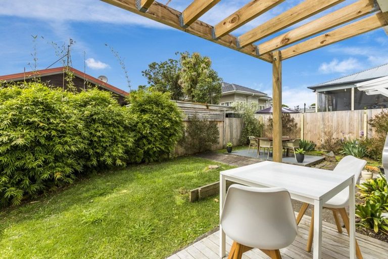 Photo of property in 1/36 Seabrook Avenue, New Lynn, Auckland, 0600