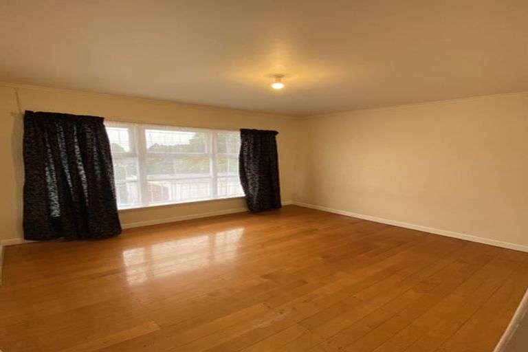 Photo of property in 2/228 Onewa Road, Birkenhead, Auckland, 0626