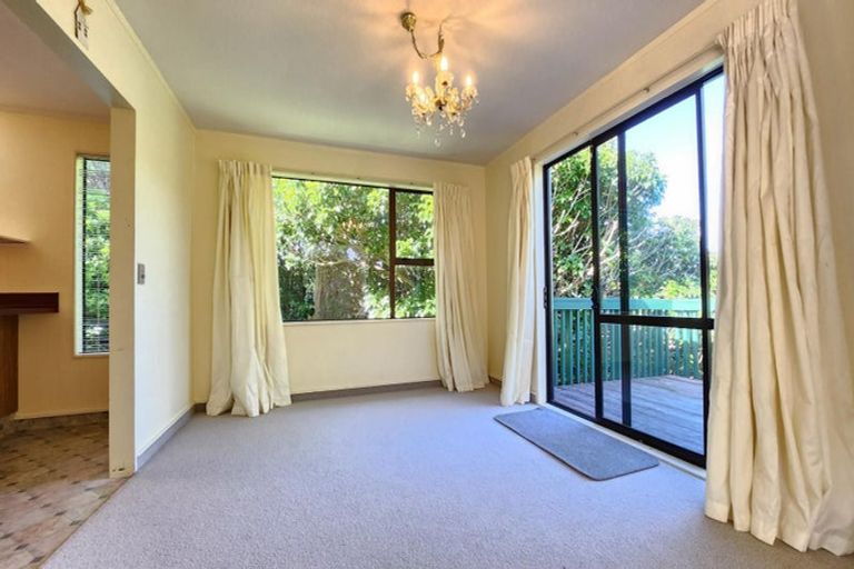 Photo of property in 43b Thatcher Crescent, Crofton Downs, Wellington, 6035