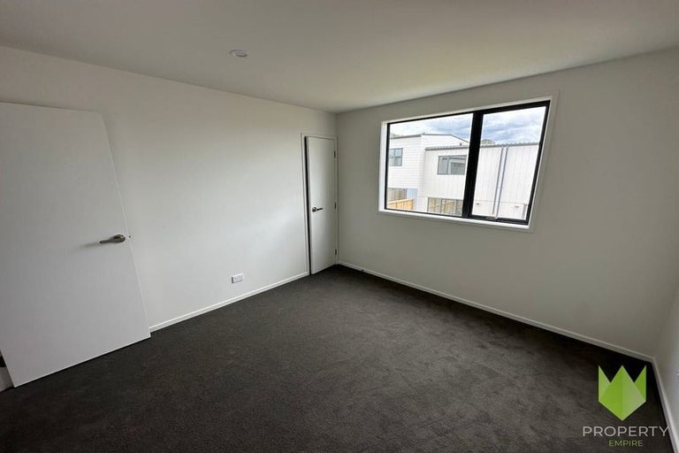 Photo of property in 9 Clay Works Lane, New Lynn, 0600