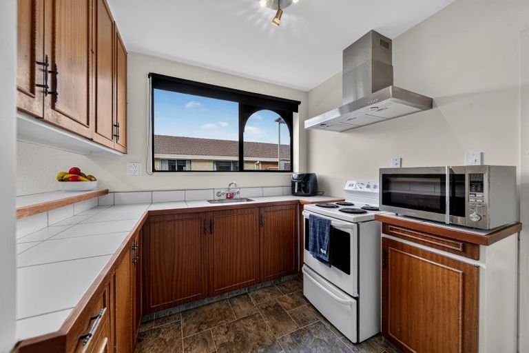 Photo of property in 2/44 Chipping Lane, Redwood, Christchurch, 8051
