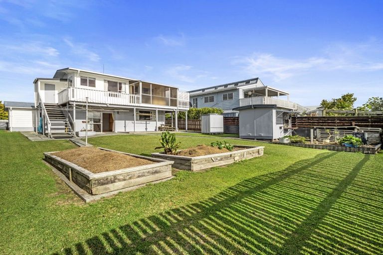 Photo of property in 4 Kawau View Road, Snells Beach, 0920