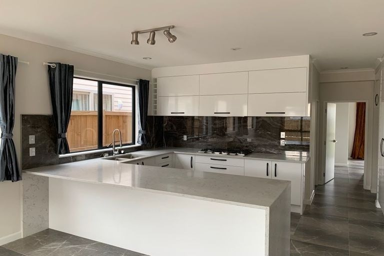 Photo of property in 11 Hinoki Way, Flat Bush, Auckland, 2019