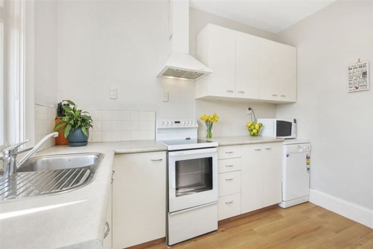 Photo of property in 385 Keyes Road, New Brighton, Christchurch, 8083