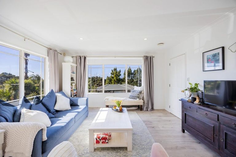 Photo of property in 39 Emlyn Place, Torbay, Auckland, 0630