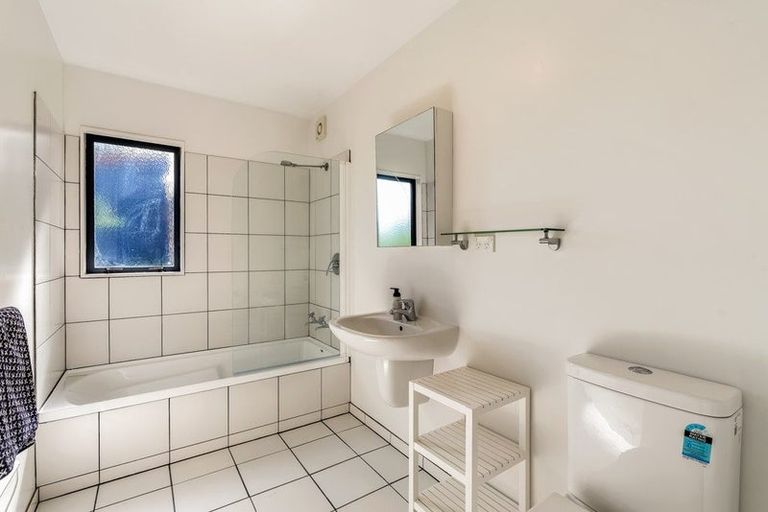 Photo of property in 215b Pembroke Road, Wilton, Wellington, 6012