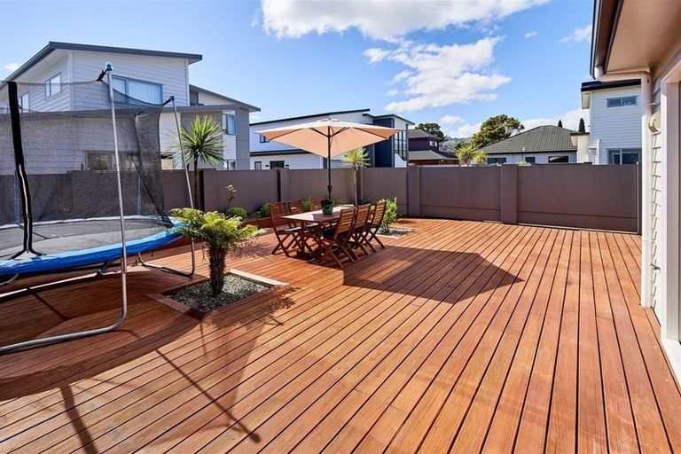 Photo of property in 3 Ludlam Crescent, Woburn, Lower Hutt, 5010