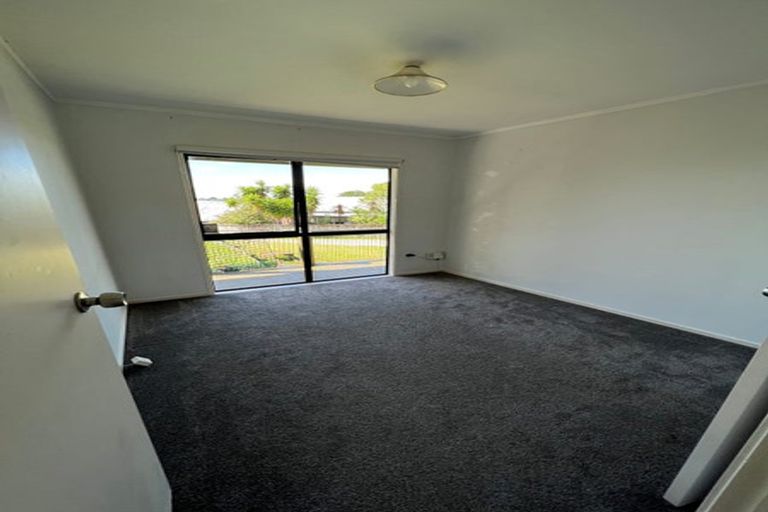 Photo of property in 28 Orton Street, Glenfield, Auckland, 0627