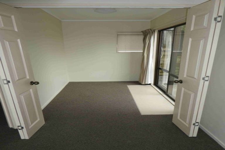 Photo of property in 20 Van Dyke Place, West Harbour, Auckland, 0618