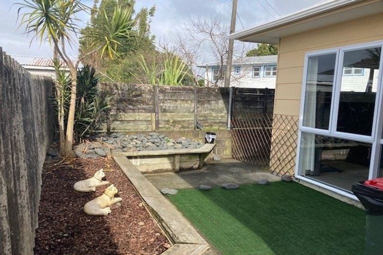 Photo of property in 42 Tiraumea Drive, Pakuranga, Auckland, 2010