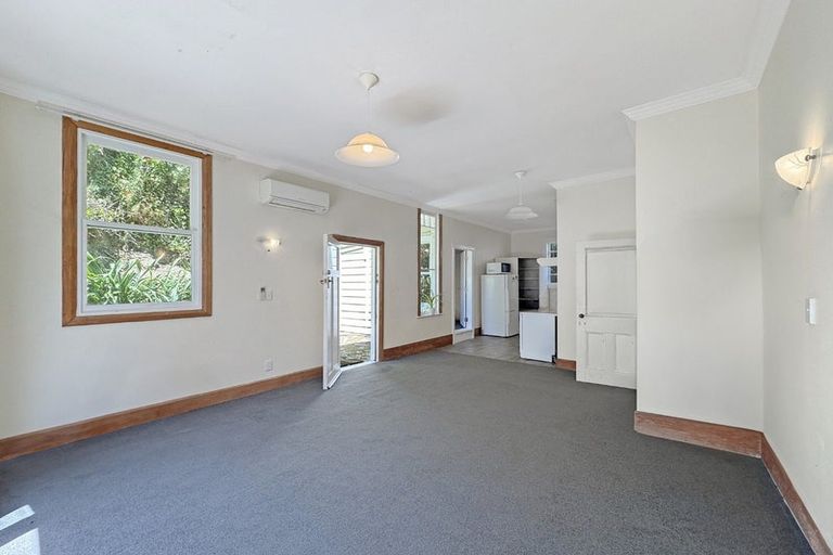 Photo of property in 123a Glenmore Street, Kelburn, Wellington, 6012