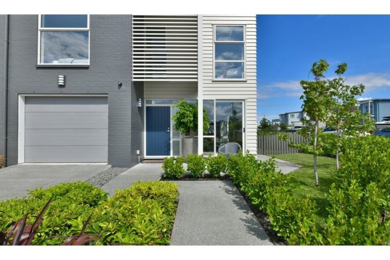 Photo of property in 2 Couldrey Crescent, Red Beach, 0932