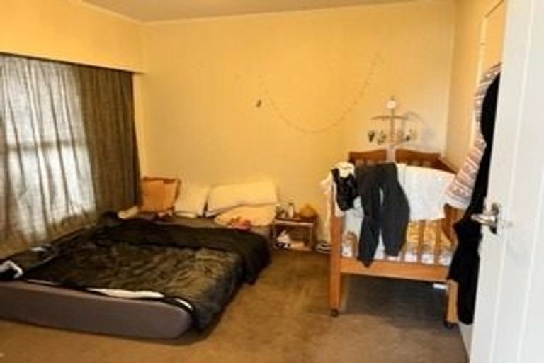 Photo of property in 1/3 Marsh Avenue, Forrest Hill, Auckland, 0620