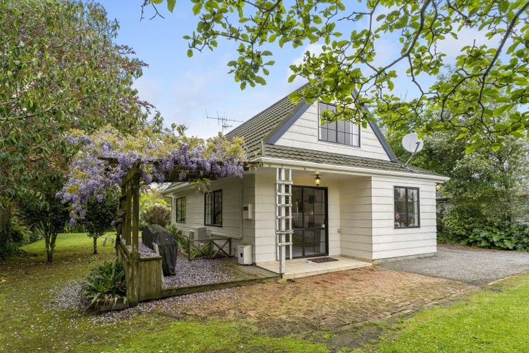 Photo of property in 62 Freemans Road, Otaki, 5512