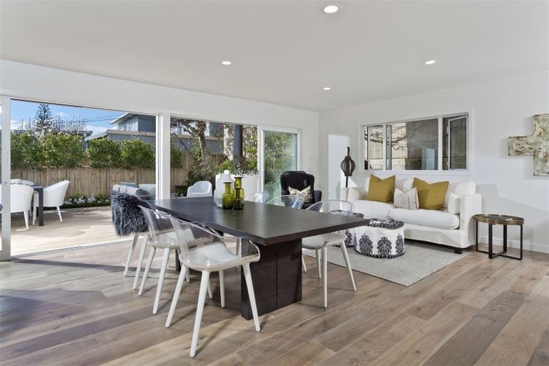 Photo of property in 1/8 Omana Road, Milford, Auckland, 0620