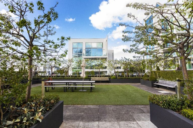 Photo of property in 2/18 Carlton Mill Road, Merivale, Christchurch, 8014