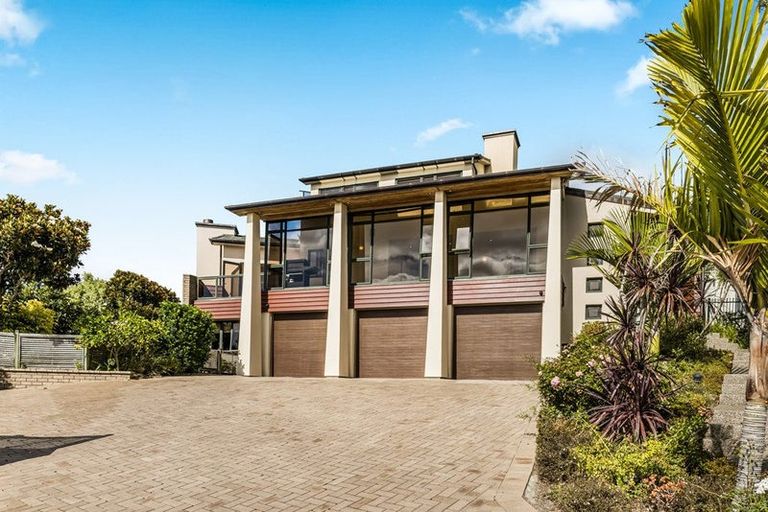 Photo of property in 9 St Clair Place, Browns Bay, Auckland, 0630