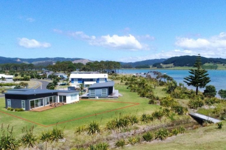 Photo of property in 104 Ti Kouka Crescent, Matarangi, Whitianga, 3592