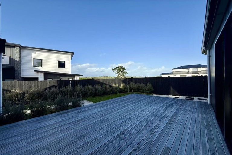 Photo of property in 43 Evergreen Parade, Rosehill, Papakura, 2113