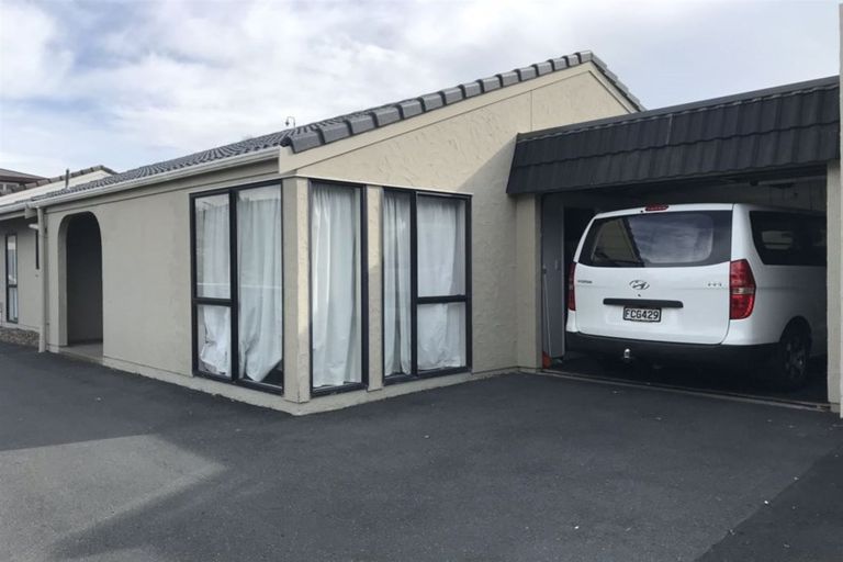 Photo of property in 2/55 Oceanbeach Road, Mount Maunganui, 3116