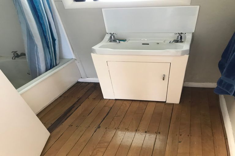 Photo of property in 37 Gibson Road, Dinsdale, Hamilton, 3204