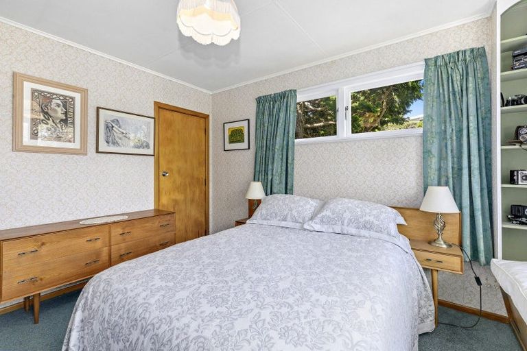 Photo of property in 16 Fendalton Crescent, Pinehaven, Upper Hutt, 5019