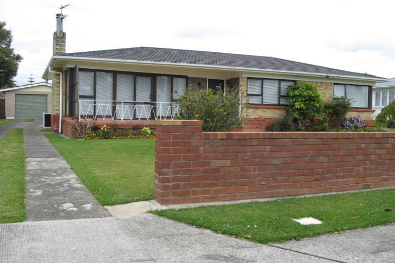 Photo of property in 3 Wallace Road, Mangere Bridge, Auckland, 2022