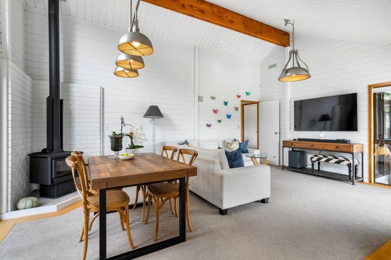 Photo of property in 130 Tirohanga Drive, Whangamata, 3620