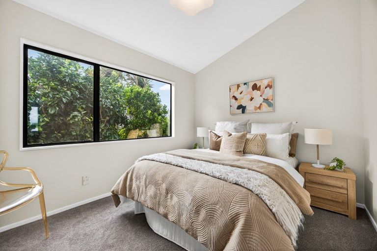 Photo of property in 32b Kiwi Esplanade, Mangere Bridge, Auckland, 2022