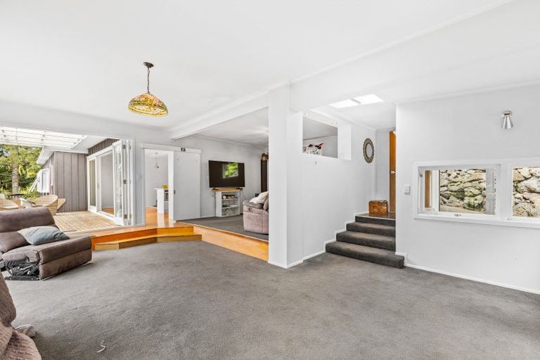 Photo of property in 2a Opou Road, Titirangi, Auckland, 0604