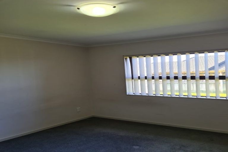 Photo of property in 72 Westgate Drive, Massey, Auckland, 0614