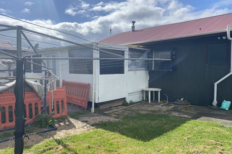 Photo of property in 8 Freyberg Avenue, Papatoetoe, Auckland, 2104