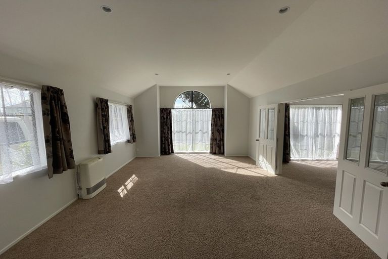 Photo of property in 12 Scandia Court, Hokowhitu, Palmerston North, 4410