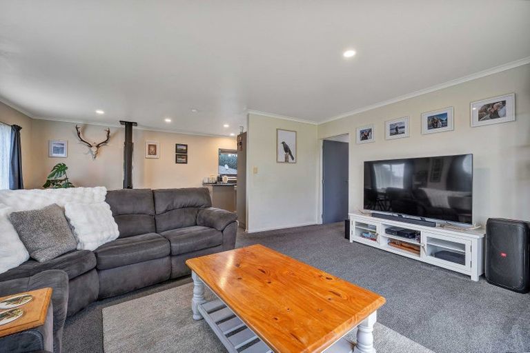 Photo of property in 75 Tauhuri Street, Manaia, 4612
