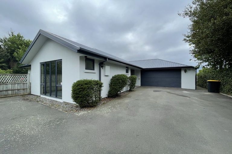 Photo of property in 52a Hounslow Street, Ilam, Christchurch, 8041