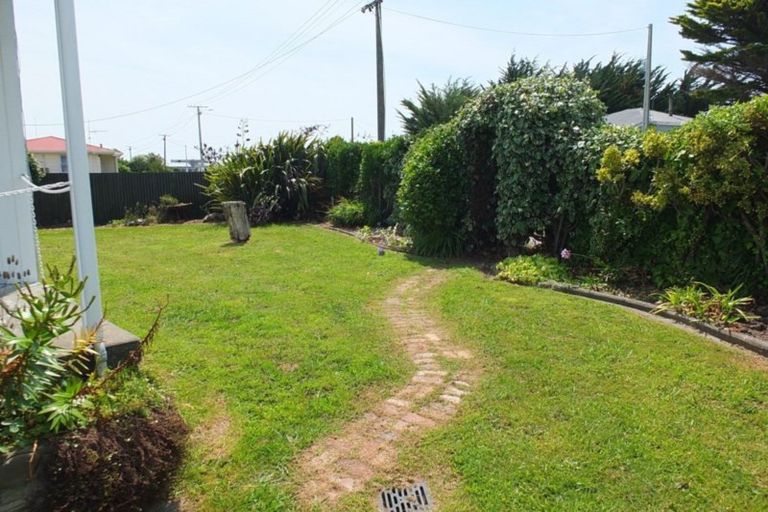 Photo of property in 8a Te Awa Street, Foxton Beach, Foxton, 4815