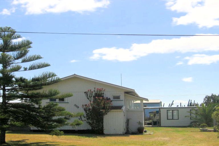 Photo of property in 283 Seaforth Road, Waihi Beach, 3611