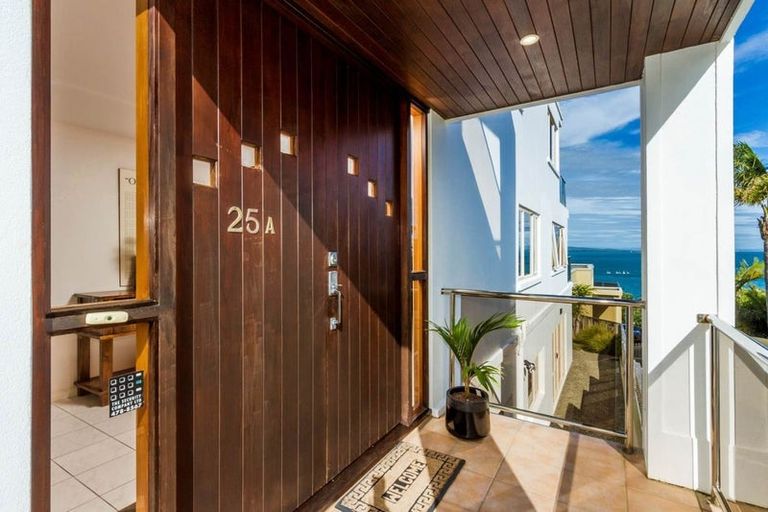 Photo of property in 1/25 Churchill Road, Murrays Bay, Auckland, 0630