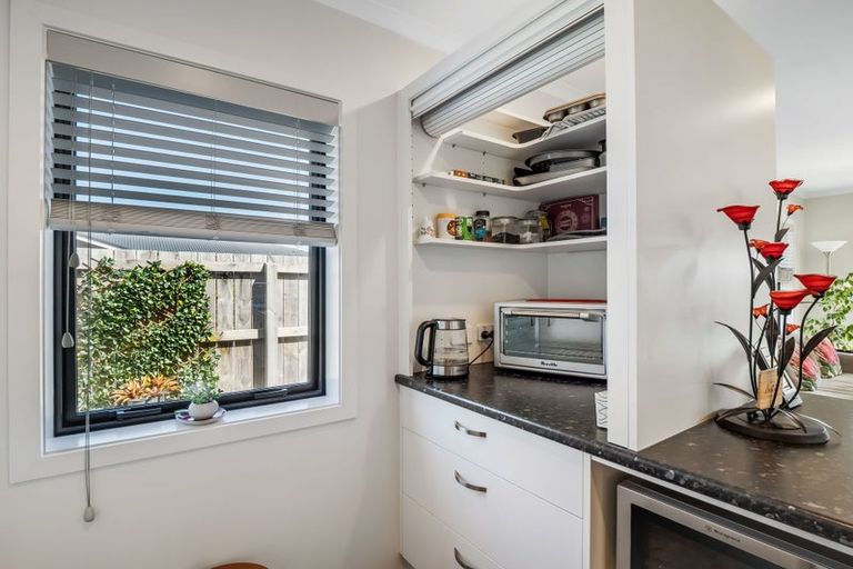 Photo of property in 8 Ash Close, Levin, 5510