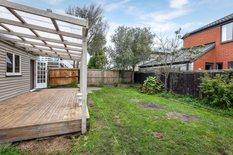 Photo of property in 485 Barbadoes Street, Edgeware, Christchurch, 8013
