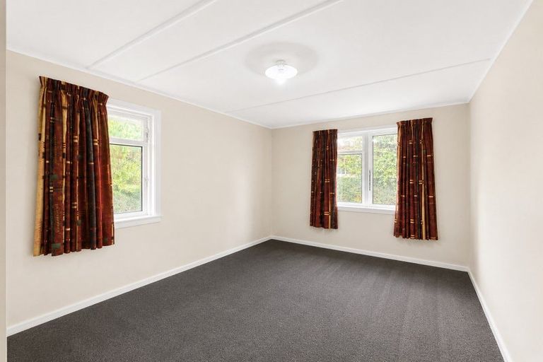 Photo of property in 83 Port Hills Road, Heathcote Valley, Christchurch, 8022